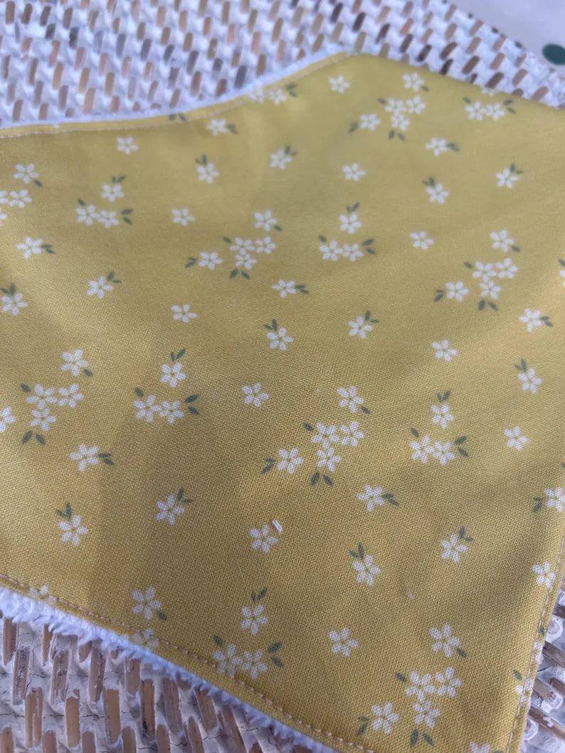 Daffodil Blossom Bib